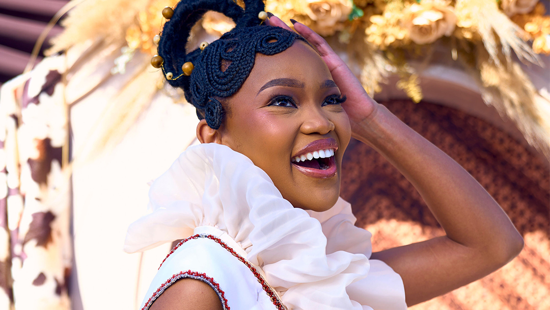 MISS SOUTH AFRICA 2025 QHAWEKAZI MAZALENI REDEFINED “COUNTRY ALLURE” IN BESPOKE HOUSE OF NALA FOR DURBAN JULY